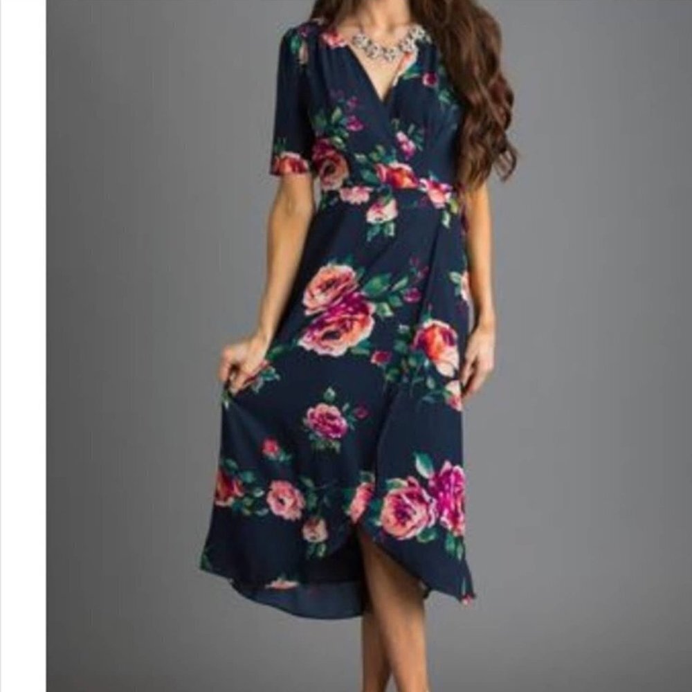 Everly Black & Pink Floral Wrap Short Sleeve Midi Dress Size Small